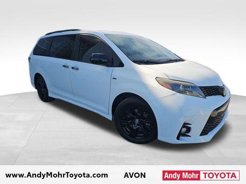 2020 Toyota Sienna SE