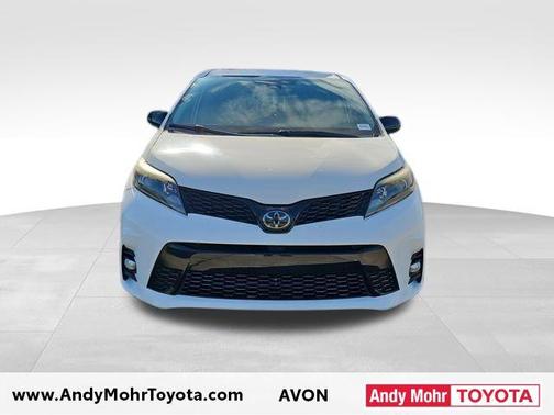 2020 Toyota Sienna SE