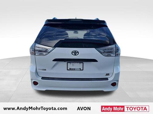 2020 Toyota Sienna SE