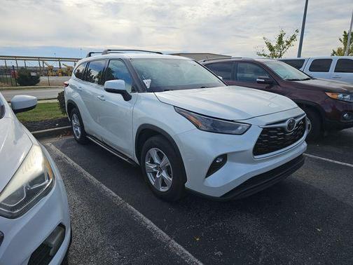 2022 Toyota Highlander LE