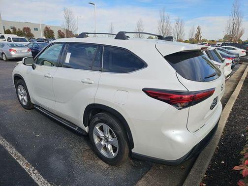 2022 Toyota Highlander LE