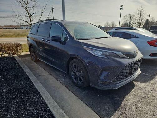 2023 Toyota Sienna XSE 7 Passenger