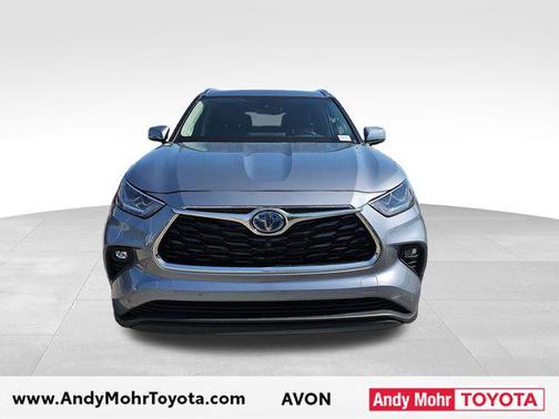 Moon Dust 2022 Toyota Highlander Hybrid Limited