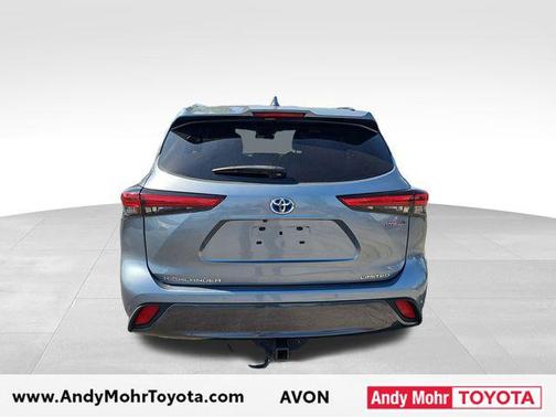 Moon Dust 2022 Toyota Highlander Hybrid Limited