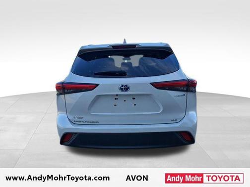 2022 Toyota Highlander Hybrid XLE