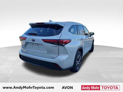 2022 Toyota Highlander Hybrid XLE