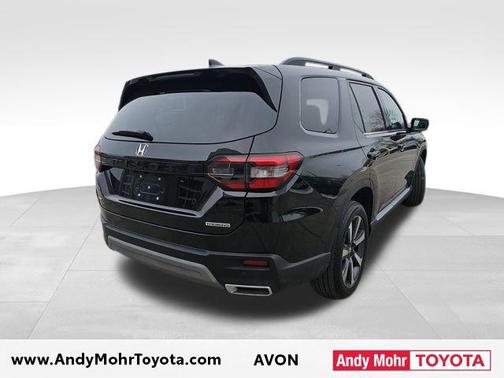 2025 Honda Pilot Touring 8-Passenger