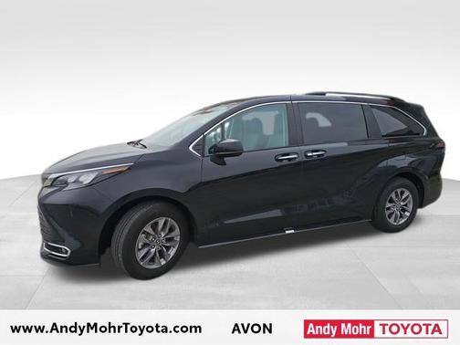 2024 Toyota Sienna XLE 8 Passenger