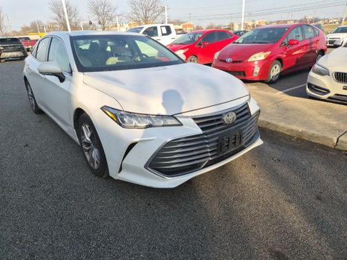 2019 Toyota Avalon XLE
