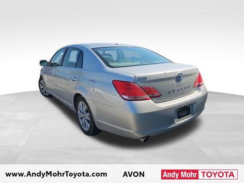 2010 Toyota Avalon XLS