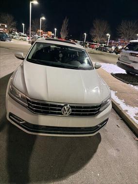 2017 Volkswagen Passat 1.8T SE w/Technology