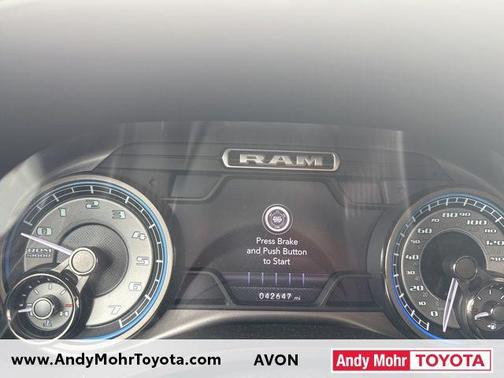 Diamond Black Crystal Pearlcoat 2021 RAM 1500 Limited