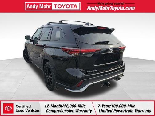 Midnight Black Metallic 2024 Toyota Highlander XSE
