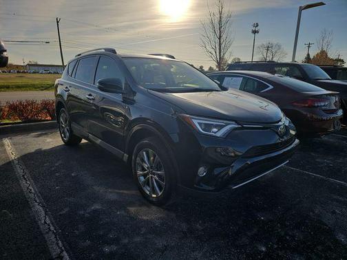 2018 Toyota RAV4 Hybrid SE