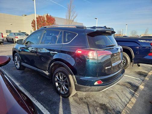 2018 Toyota RAV4 Hybrid SE