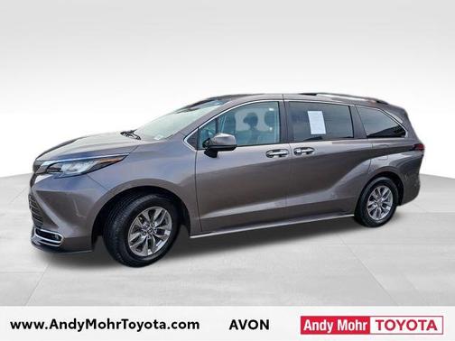 2022 Toyota Sienna XLE