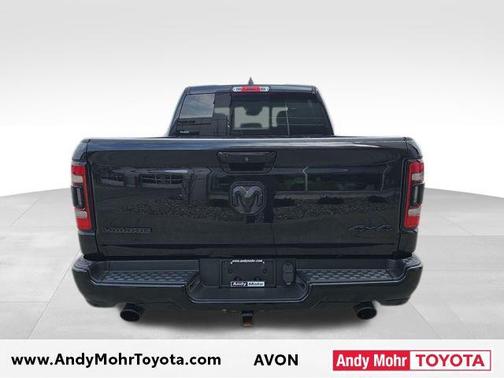 Diamond Black Crystal Pearlcoat 2020 RAM 1500 Laramie