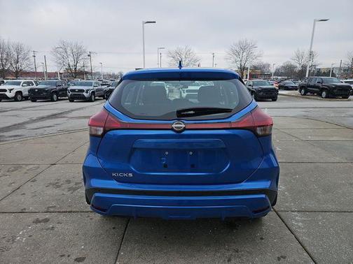 2022 Nissan Kicks S