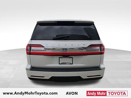 White Platinum Metallic Tri-Coat 2018 Lincoln Navigator L Reserve