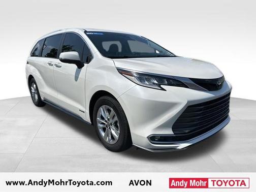 Blizzard Pearl 2021 Toyota Sienna Limited 7-Passenger