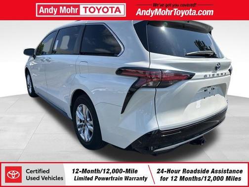 Blizzard Pearl 2021 Toyota Sienna Limited 7-Passenger