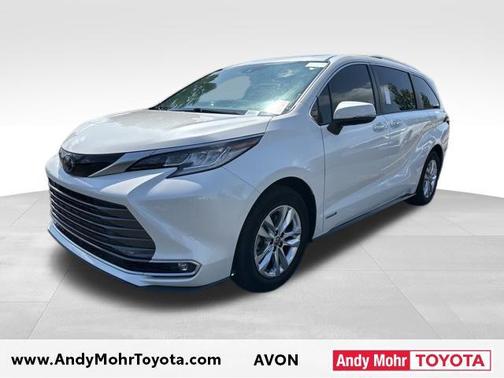 Blizzard Pearl 2021 Toyota Sienna Limited 7-Passenger