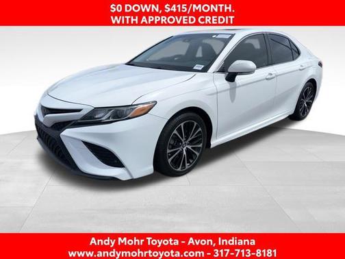 Super White 2018 Toyota Camry SE
