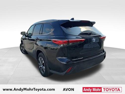 2022 Toyota Highlander Hybrid XLE