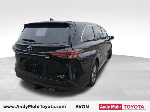 2022 Toyota Sienna XLE 7 Passenger