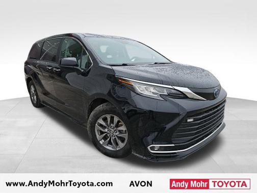2022 Toyota Sienna XLE 7 Passenger
