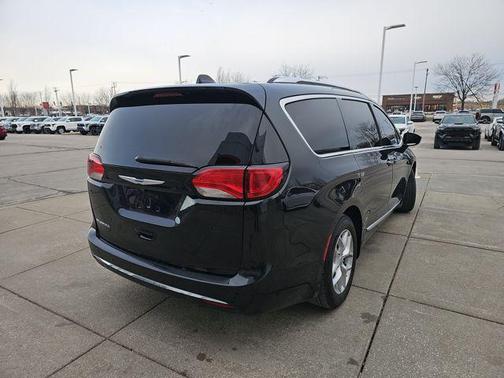 2018 Chrysler Pacifica Touring-L Plus