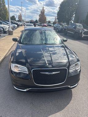 2017 Chrysler 300 Limited