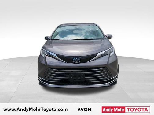 2022 Toyota Sienna Limited 7-Passenger