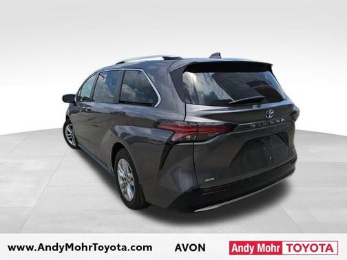 2022 Toyota Sienna Limited 7-Passenger