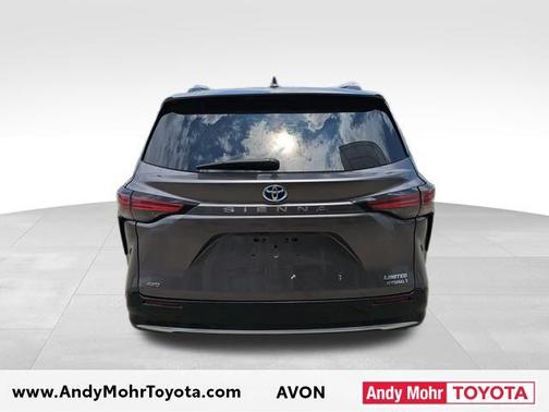 2022 Toyota Sienna Limited 7-Passenger