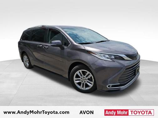 2022 Toyota Sienna Limited 7-Passenger