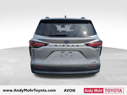 Celestial Silver Metallic 2021 Toyota Sienna XLE 8 Passenger