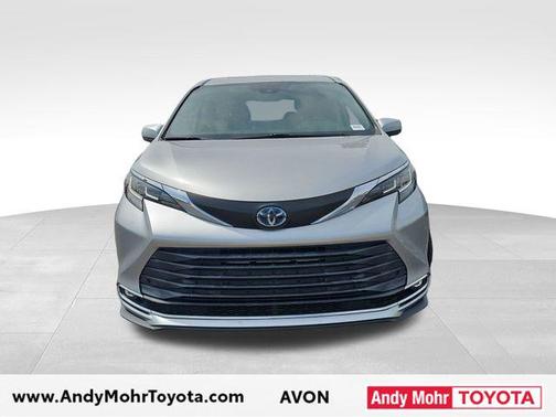 Celestial Silver Metallic 2021 Toyota Sienna XLE 8 Passenger