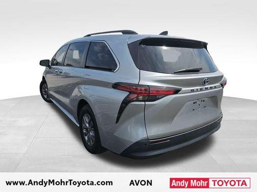 Celestial Silver Metallic 2021 Toyota Sienna XLE 8 Passenger