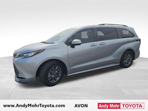 Celestial Silver Metallic 2021 Toyota Sienna XLE 8 Passenger
