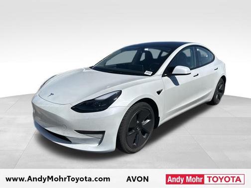 Pearl White Multi-Coat 2023 Tesla Model 3 Standard Range