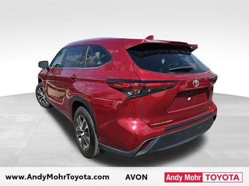 Ruby Flare Pearl 2023 Toyota Highlander XLE