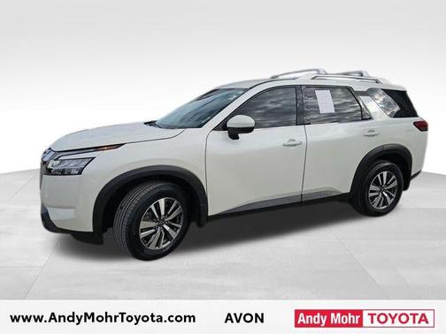 2023 Nissan Pathfinder SL