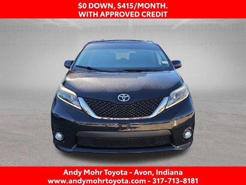 Midnight Black Metallic 2017 Toyota Sienna SE