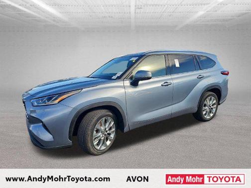 Moon Dust 2023 Toyota Highlander Limited