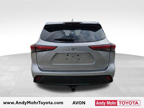Celestial Silver Metallic 2023 Toyota Highlander XLE