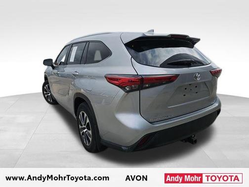 Celestial Silver Metallic 2023 Toyota Highlander XLE