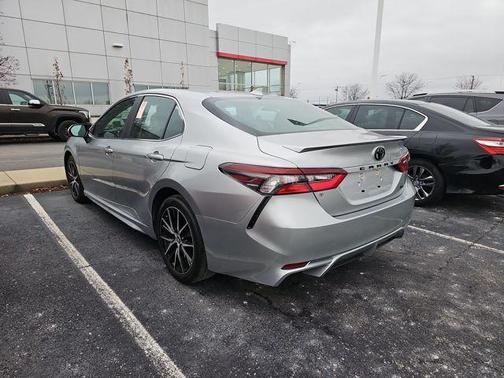 2022 Toyota Camry SE