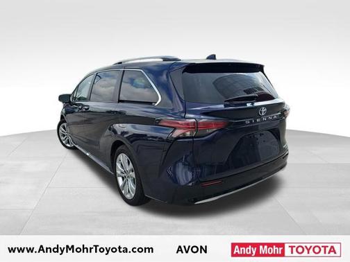 2023 Toyota Sienna Platinum 7 Passenger