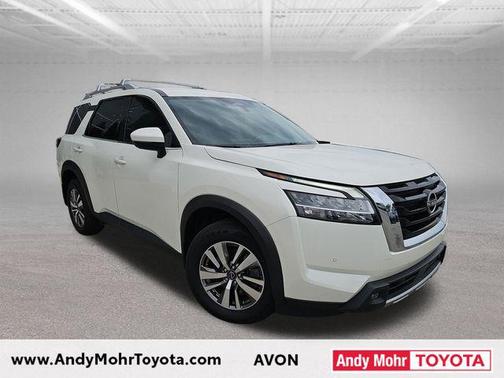 Pearl White Tricoat 2023 Nissan Pathfinder SL